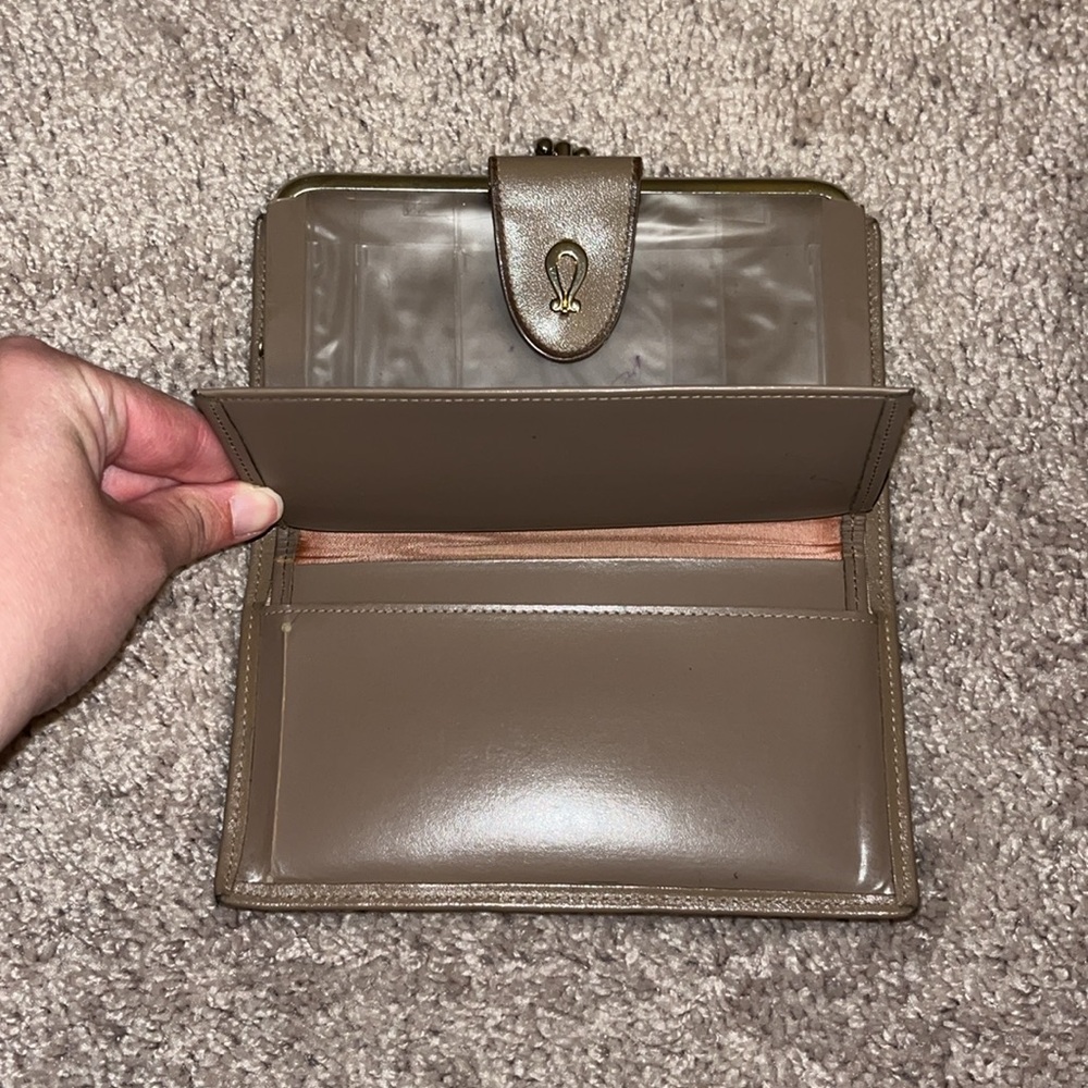 Tan Wallet - Picture 3 of 4